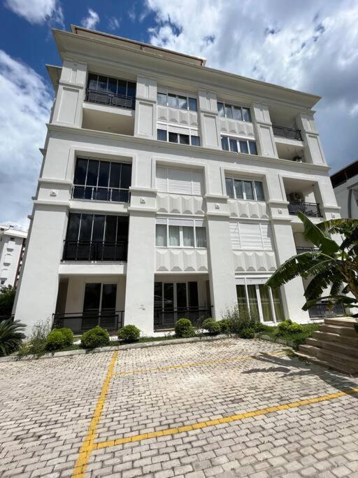 Apartament Konyaalti Sarisu 3+1 Dubleks Antalya